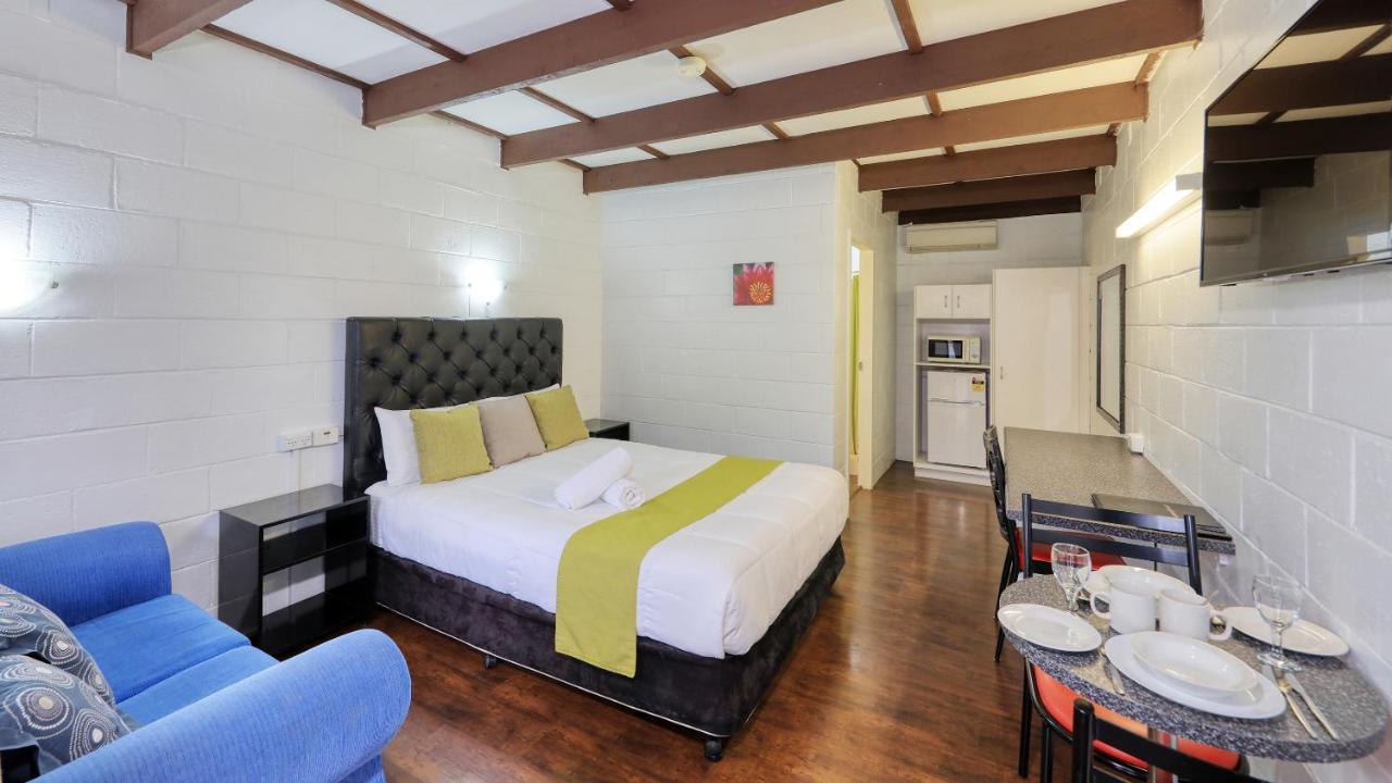 Azalea Motel คูนาแบราบรัน ภายนอก รูปภาพ