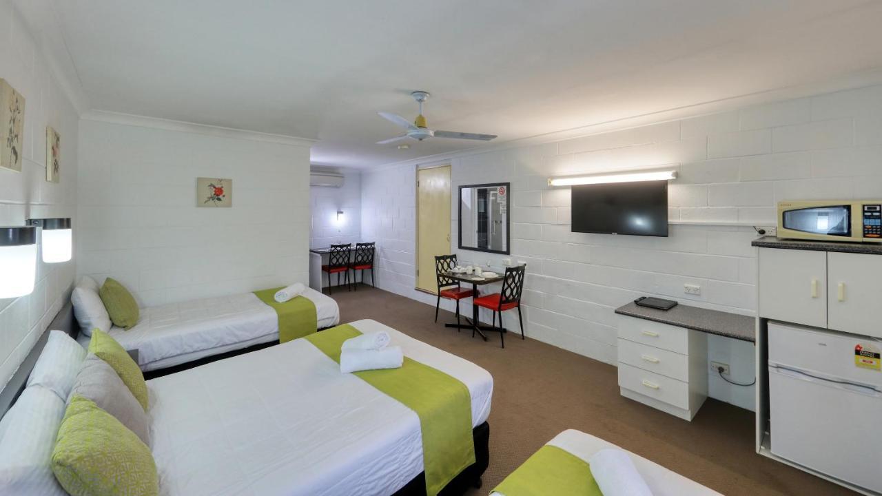 Azalea Motel คูนาแบราบรัน ภายนอก รูปภาพ