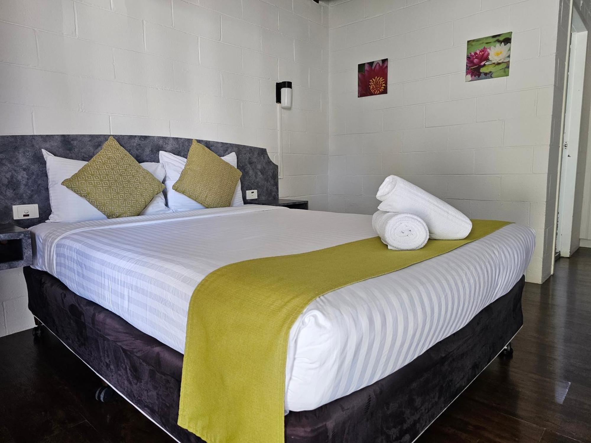 Azalea Motel คูนาแบราบรัน ภายนอก รูปภาพ